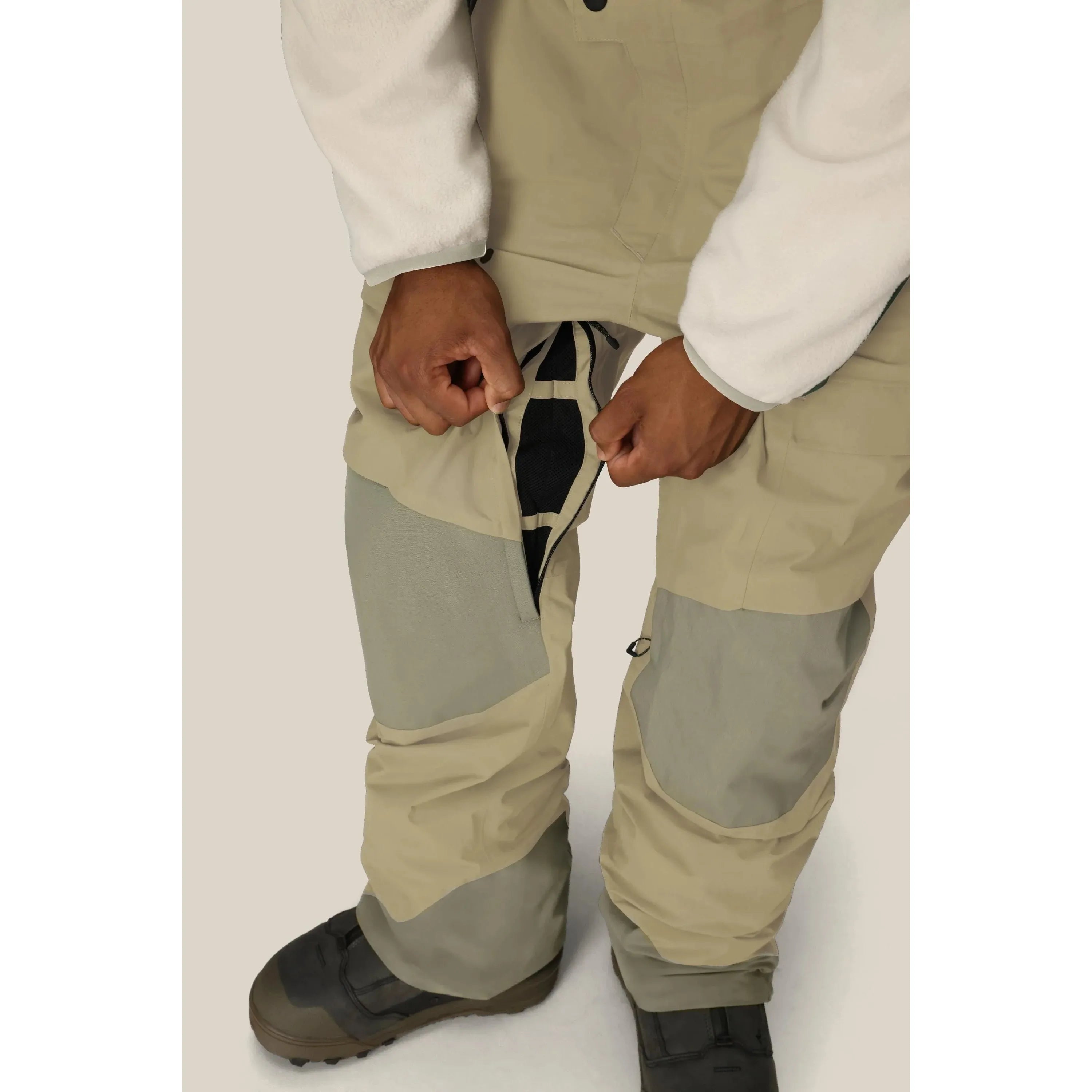 686 Men's Gore-Tex Dispatch Shell Bib-Killington Sports