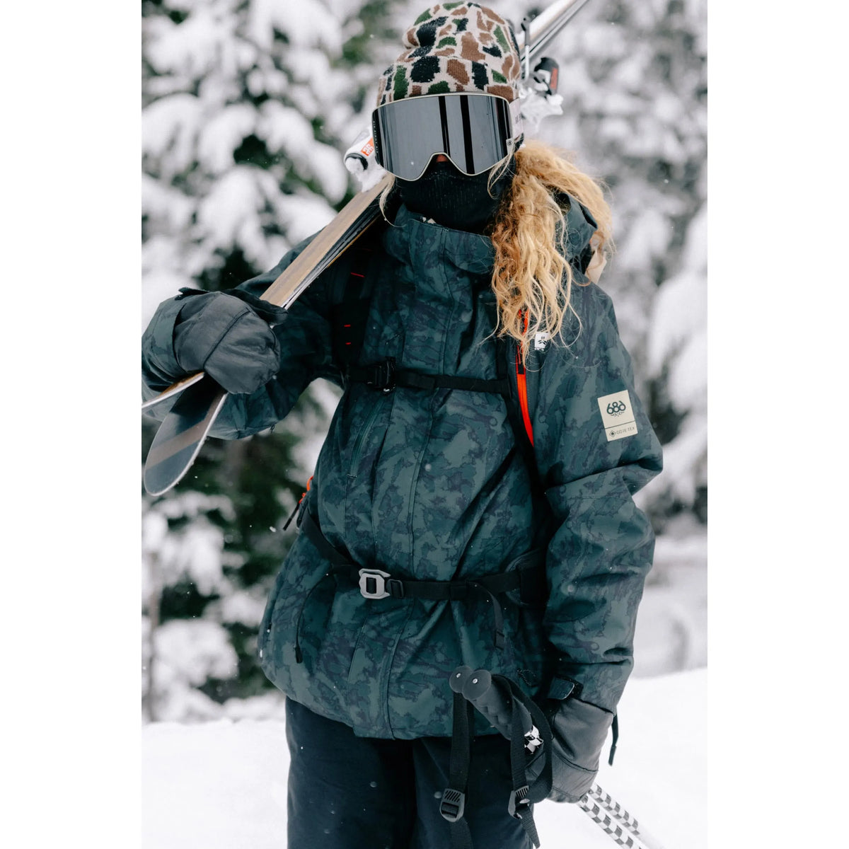 686 Women's GORE-TEX Willow™ Insulated Jacket-Moss Green Scratch Camo-Killington Sports