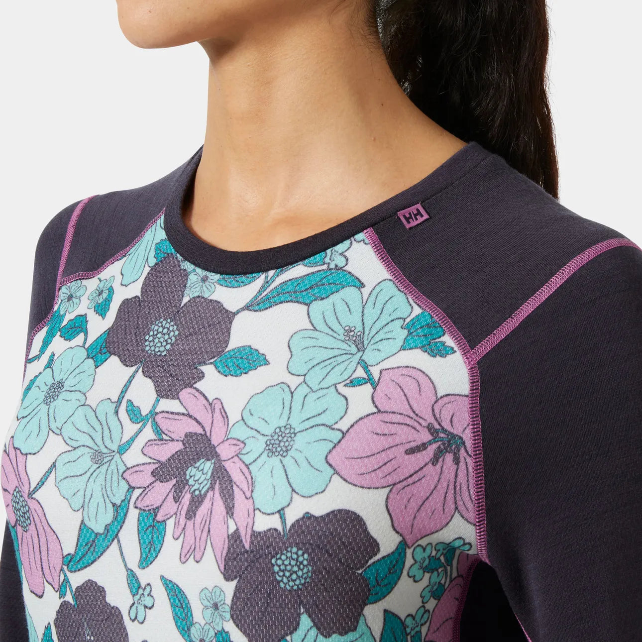 Helly Hansen Women’s LIFA® Merino Midweight Graphic Long-Sleeve Crew Base Layer-Killington Sports