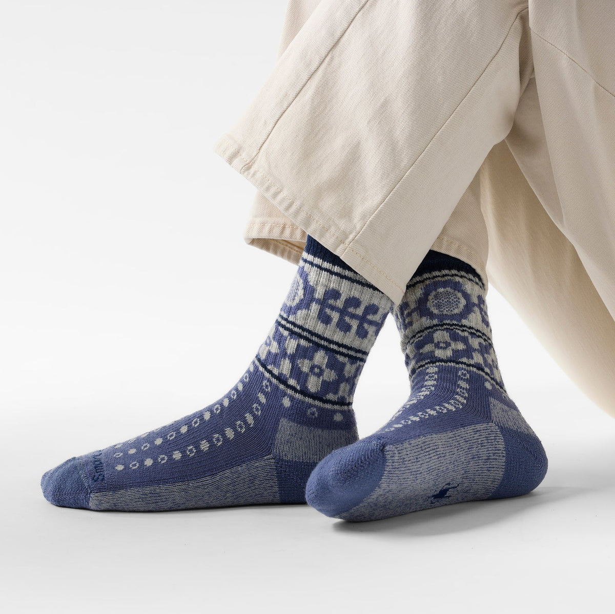 Smartwool Women's Everyday Cozy Retro Sunflower Crew Socks-Killington Sports